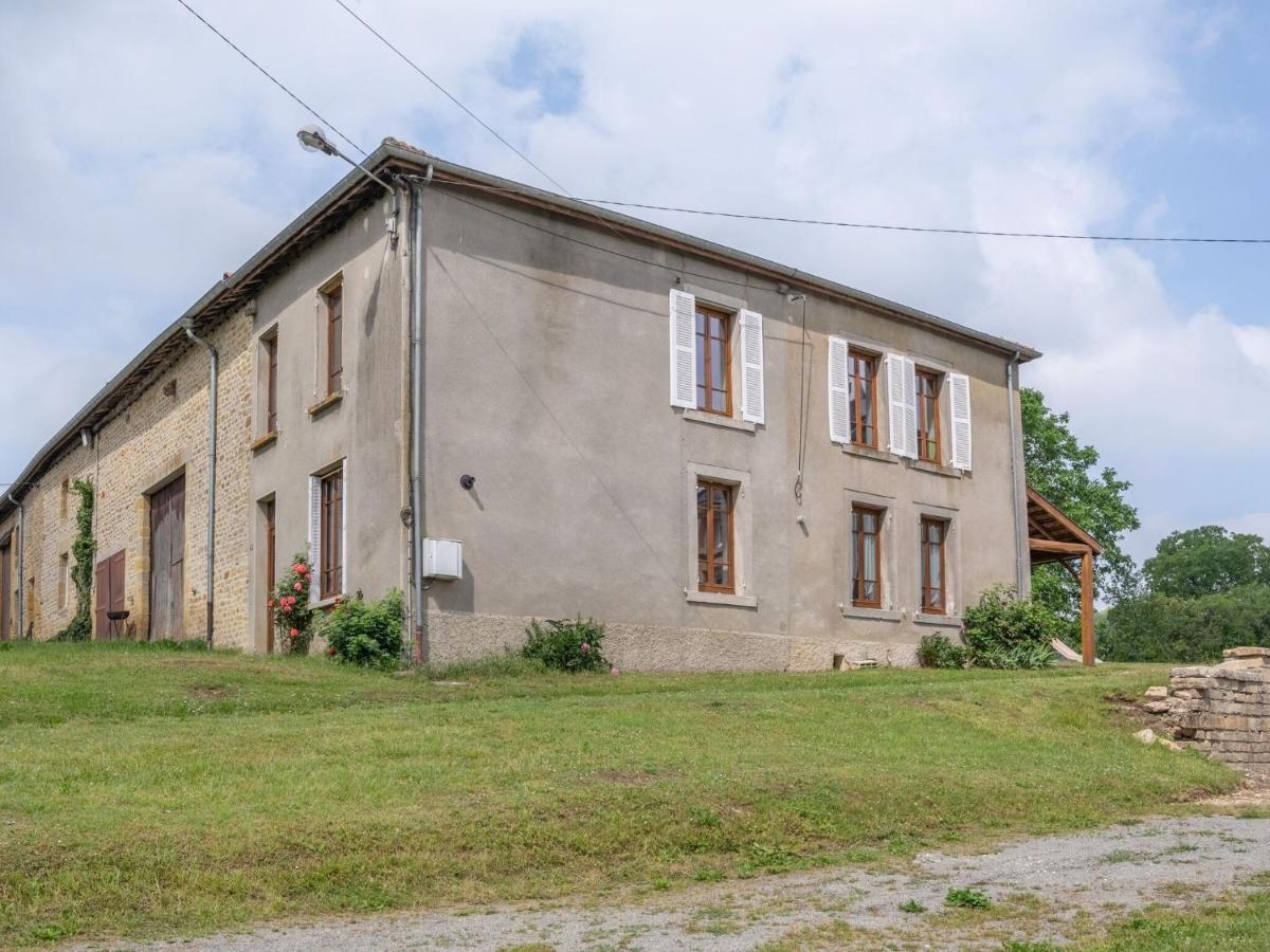 Vintage Holiday Home With Private Garden Nouart Rom bilde
