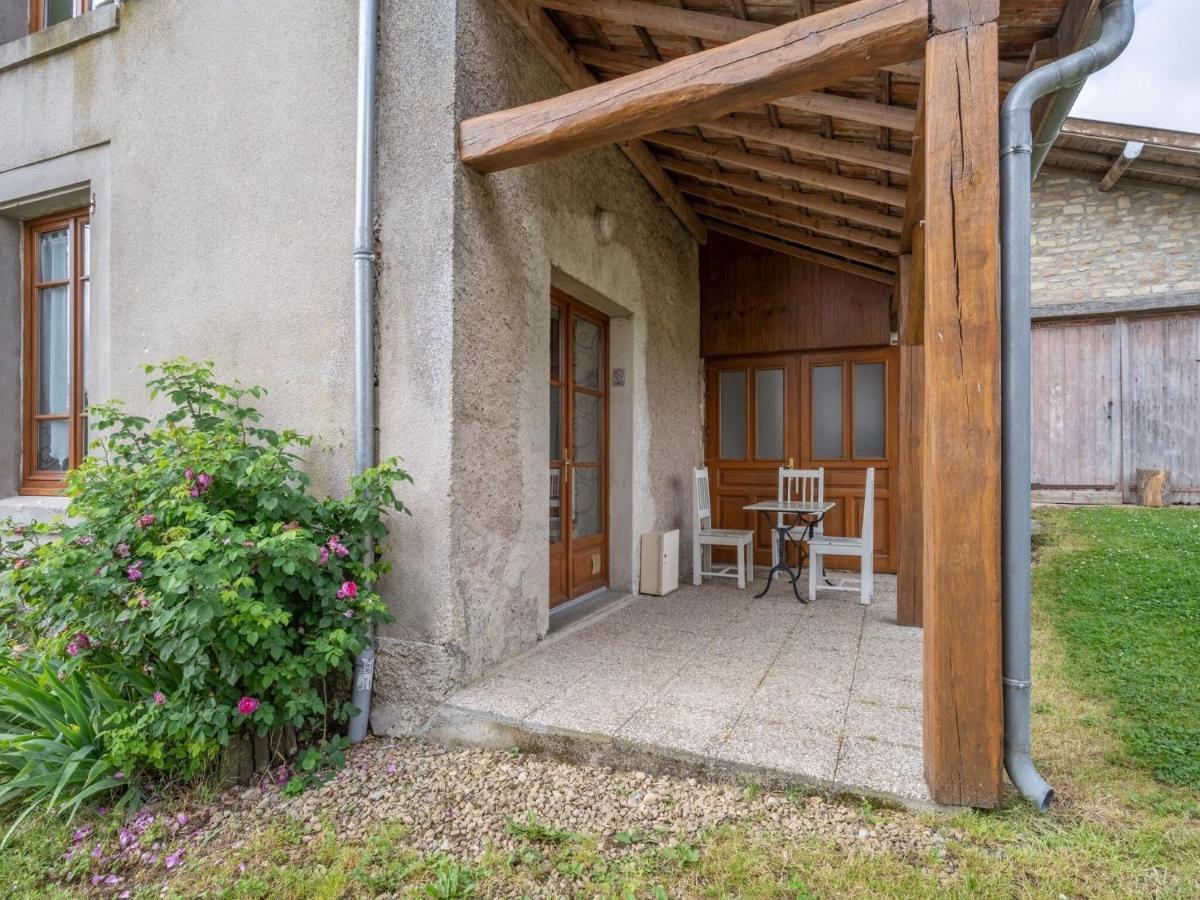 Vintage Holiday Home With Private Garden Nouart Rom bilde