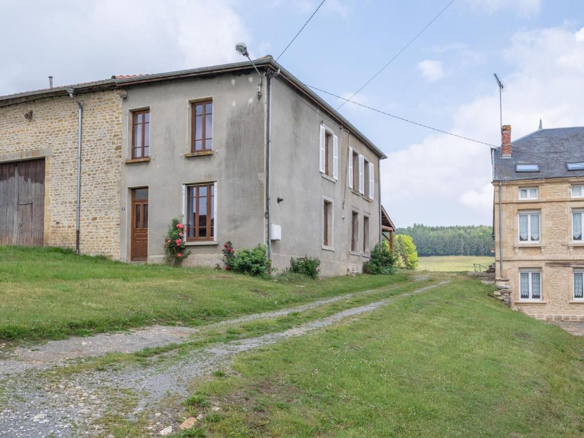 Vintage Holiday Home With Private Garden Nouart Rom bilde