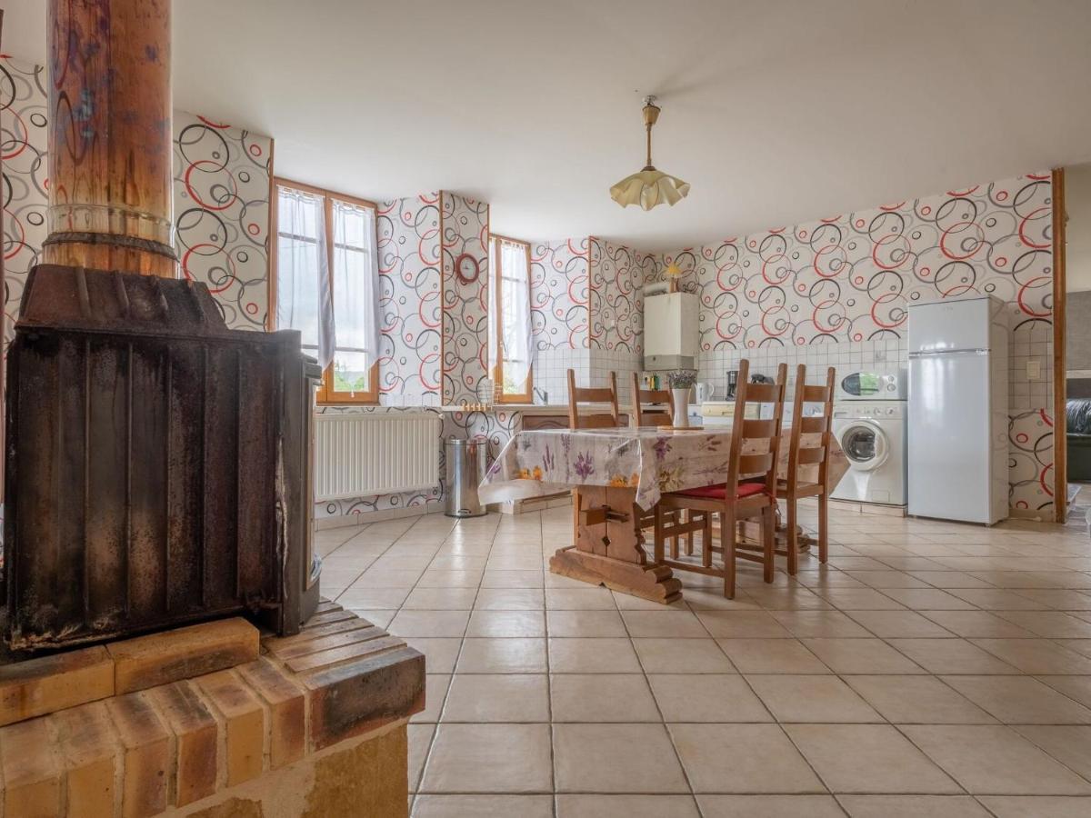 Vintage Holiday Home With Private Garden Nouart Eksteriør bilde